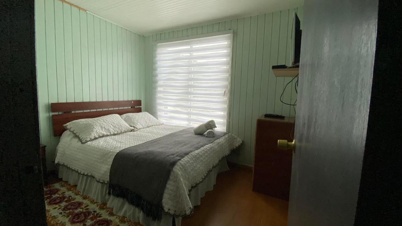 Hosteria Ensenada Puerto Puyuguapi Bagian luar foto